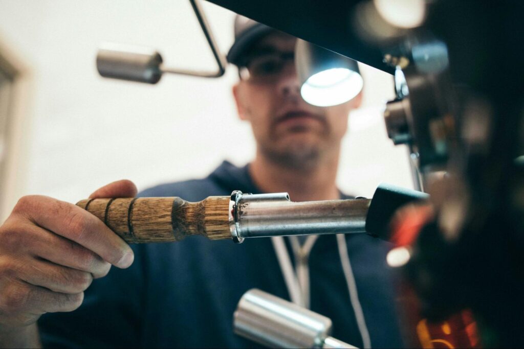A plumber woking